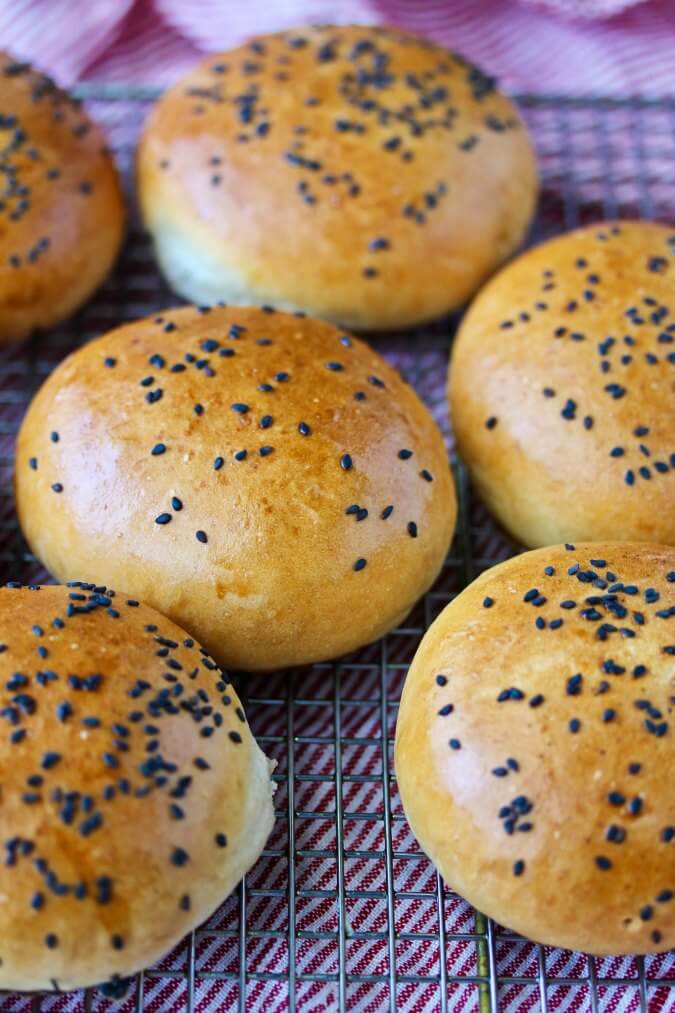 Rye Dinner Buns